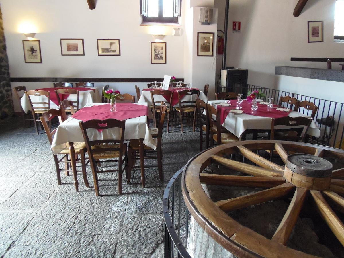 Calcerana-Marina Le Cisterne Dell'Etna酒店 外观 照片