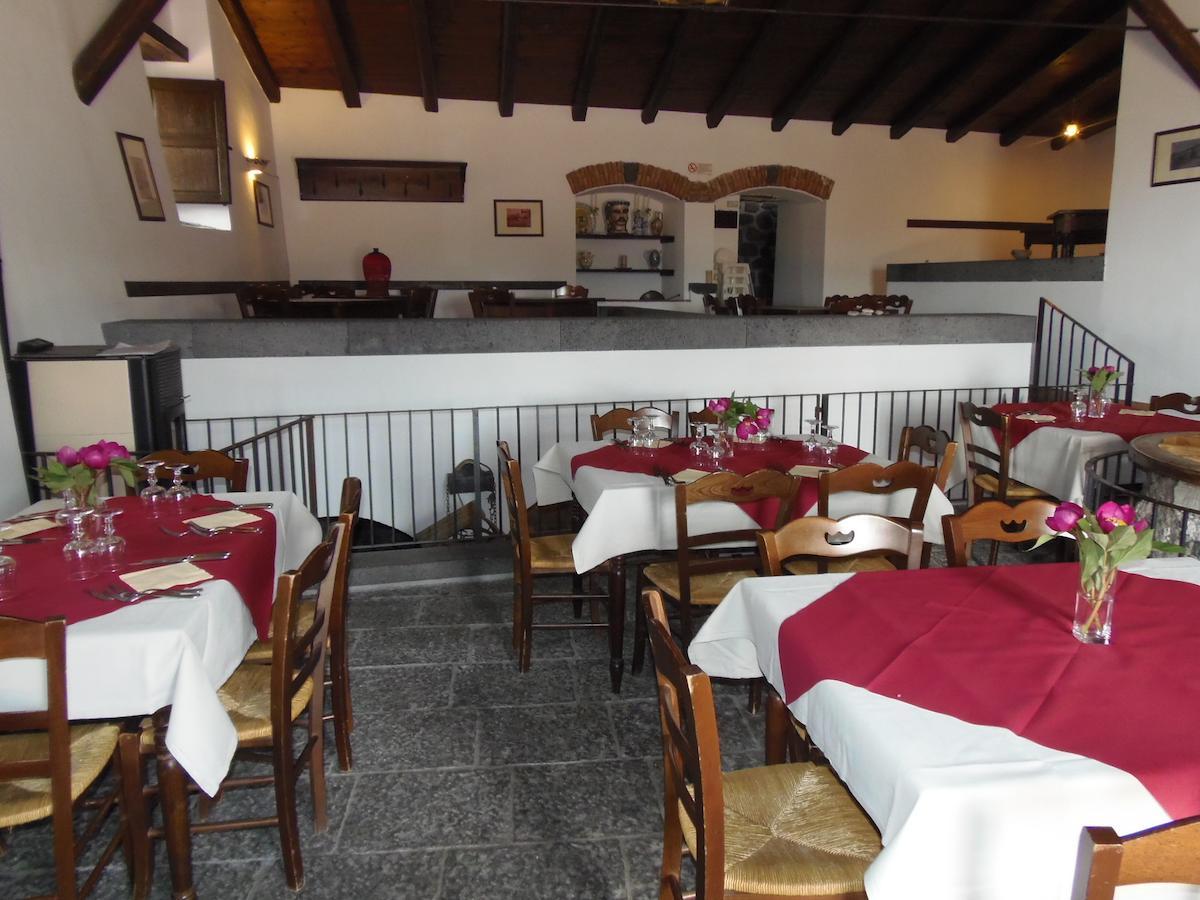 Calcerana-Marina Le Cisterne Dell'Etna酒店 外观 照片